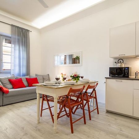 Central Station Apartment By Mmega Florenz Exterior foto